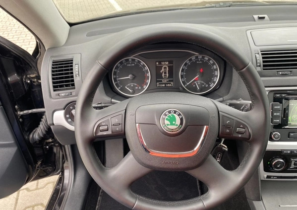 Skoda Octavia cena 28900 przebieg: 212000, rok produkcji 2011 z Poręba małe 254